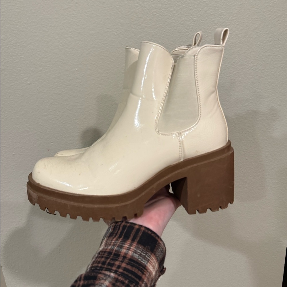 Diba Cream Heeled Chelsea Boots with Brown Sole 8M
